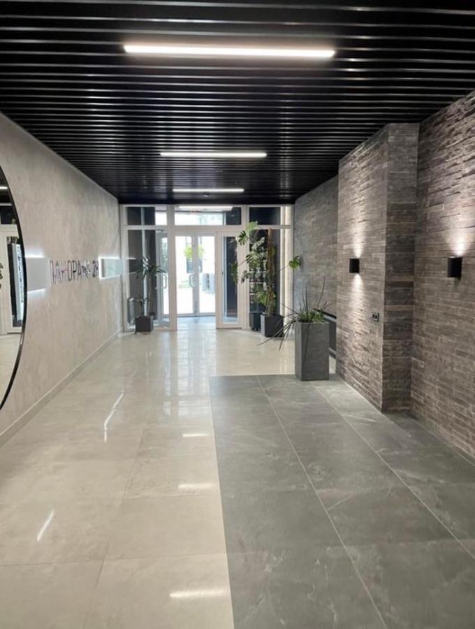 Apartment New Building In Center 第聂伯罗彼得罗夫斯克 外观 照片