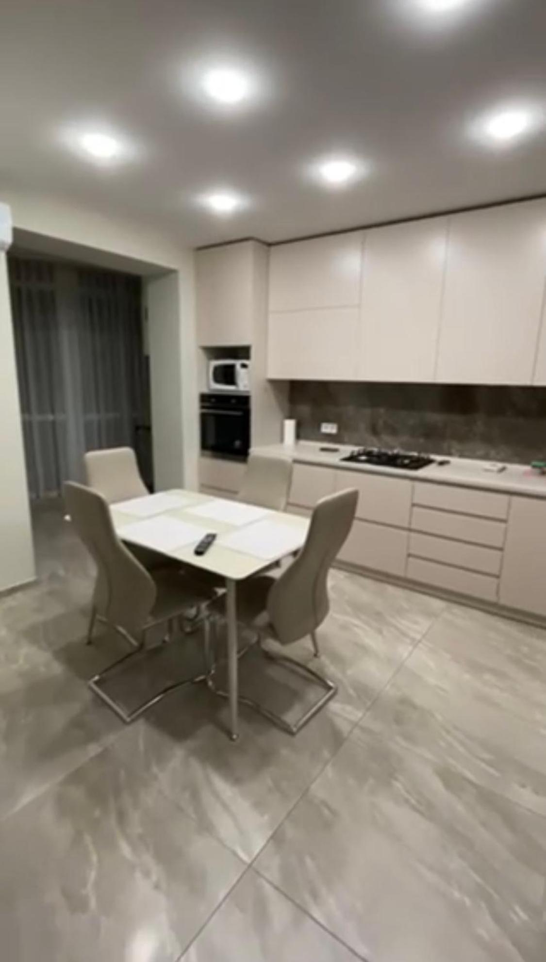 Apartment New Building In Center 第聂伯罗彼得罗夫斯克 外观 照片