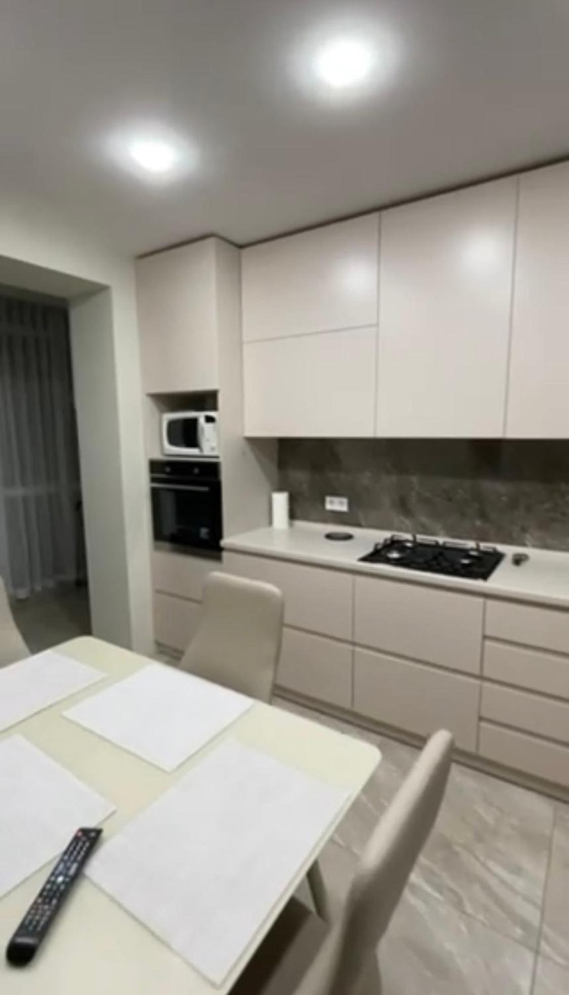 Apartment New Building In Center 第聂伯罗彼得罗夫斯克 外观 照片